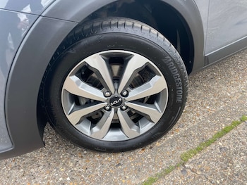 Used Kia Stonic 2023 for sale - 78097407: Photo