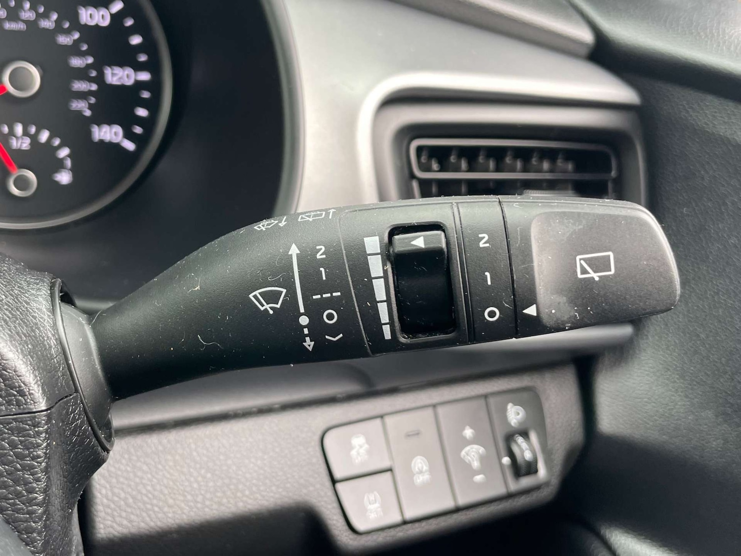 Used Kia Stonic 2023 for sale - 78097407: Photo 48