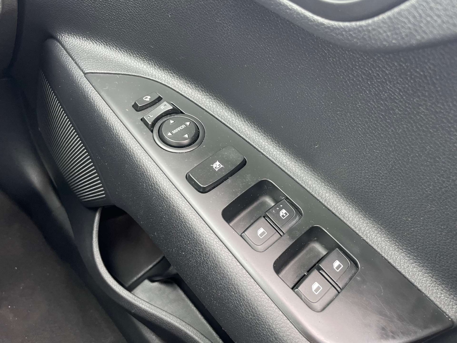 Used Kia Stonic 2023 for sale - 78097407: Photo 51