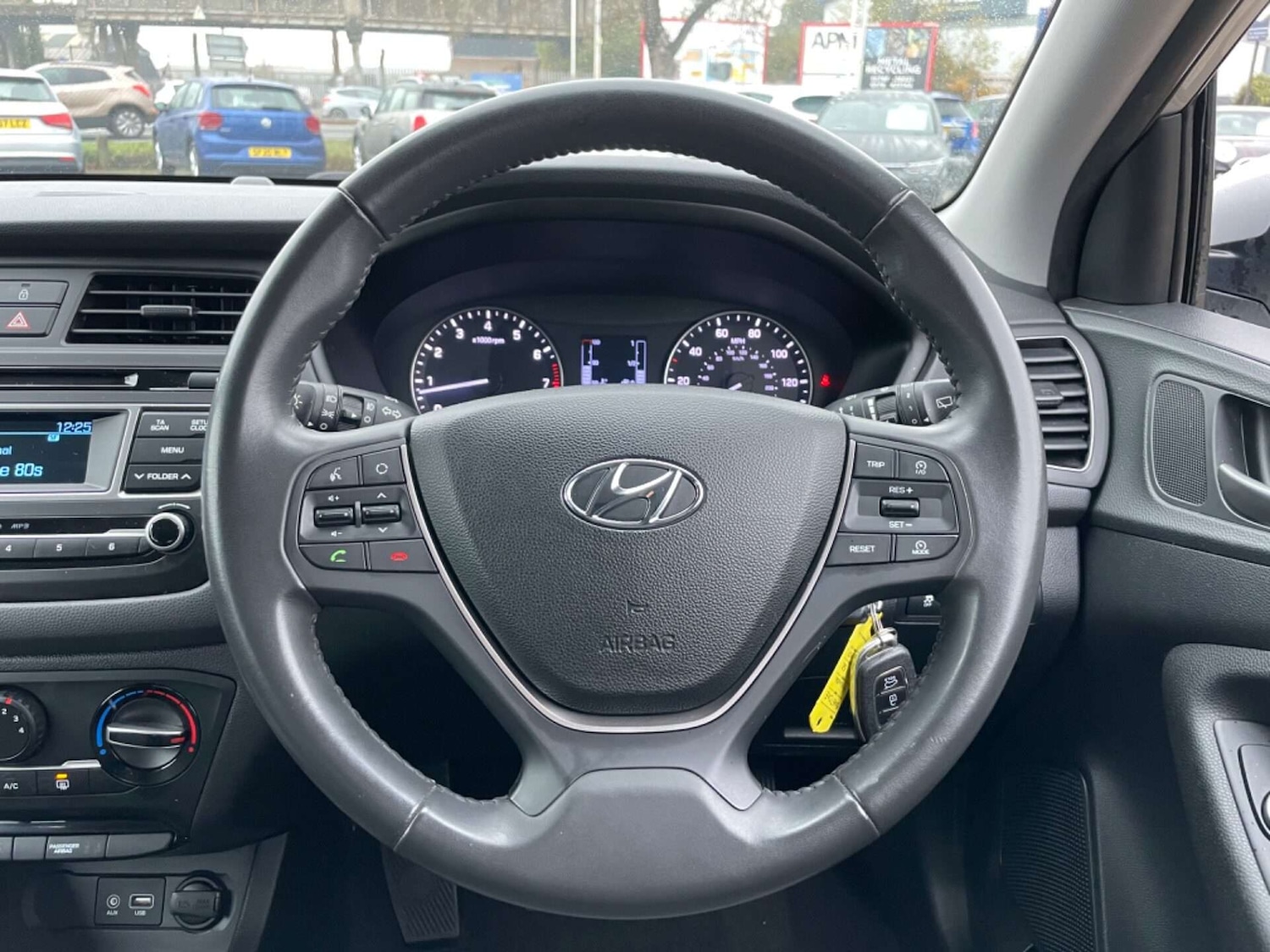 Used Hyundai i20 2018 for sale - 76957754: Photo 19