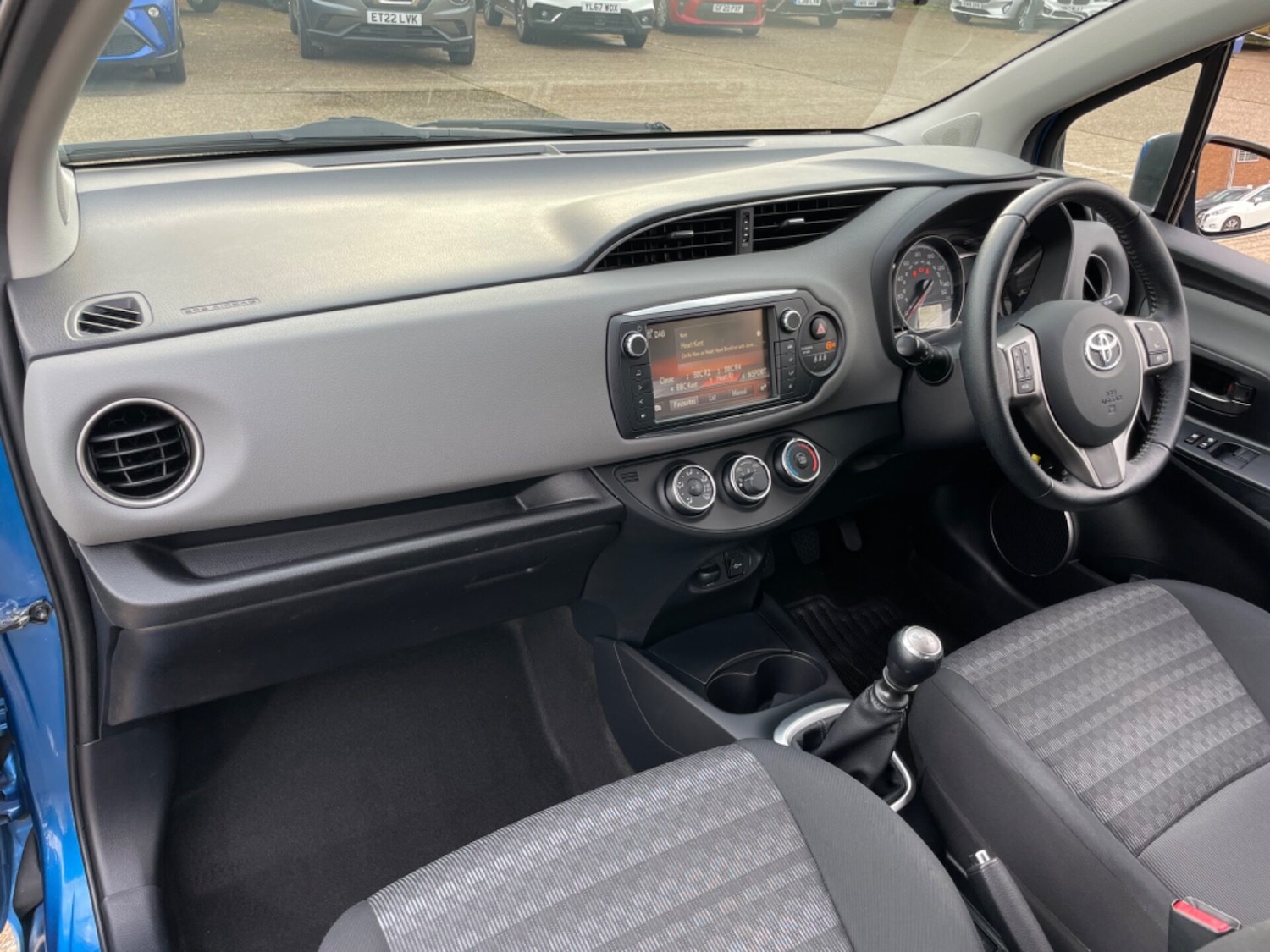 Used Toyota Yaris 2016 for sale - 76287040: Photo 25