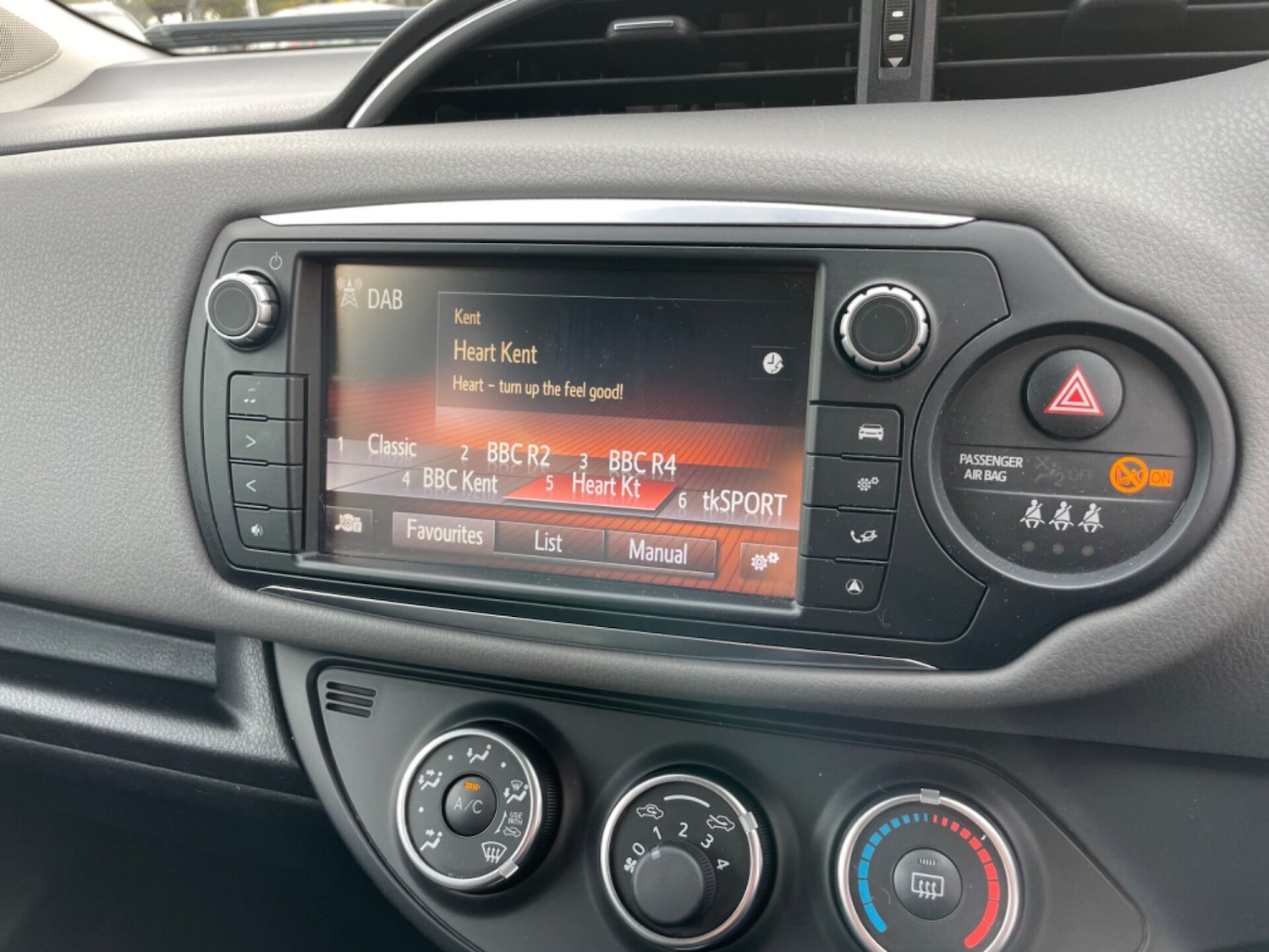 Used Toyota Yaris 2016 for sale - 76287040: Photo 26