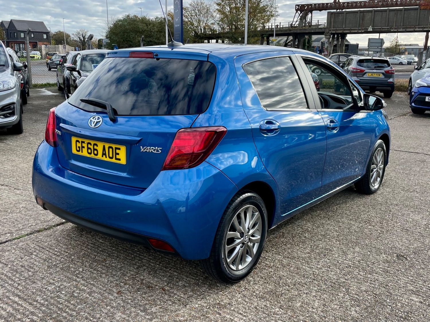 Used Toyota Yaris 2016 for sale - 76287040: Photo 9