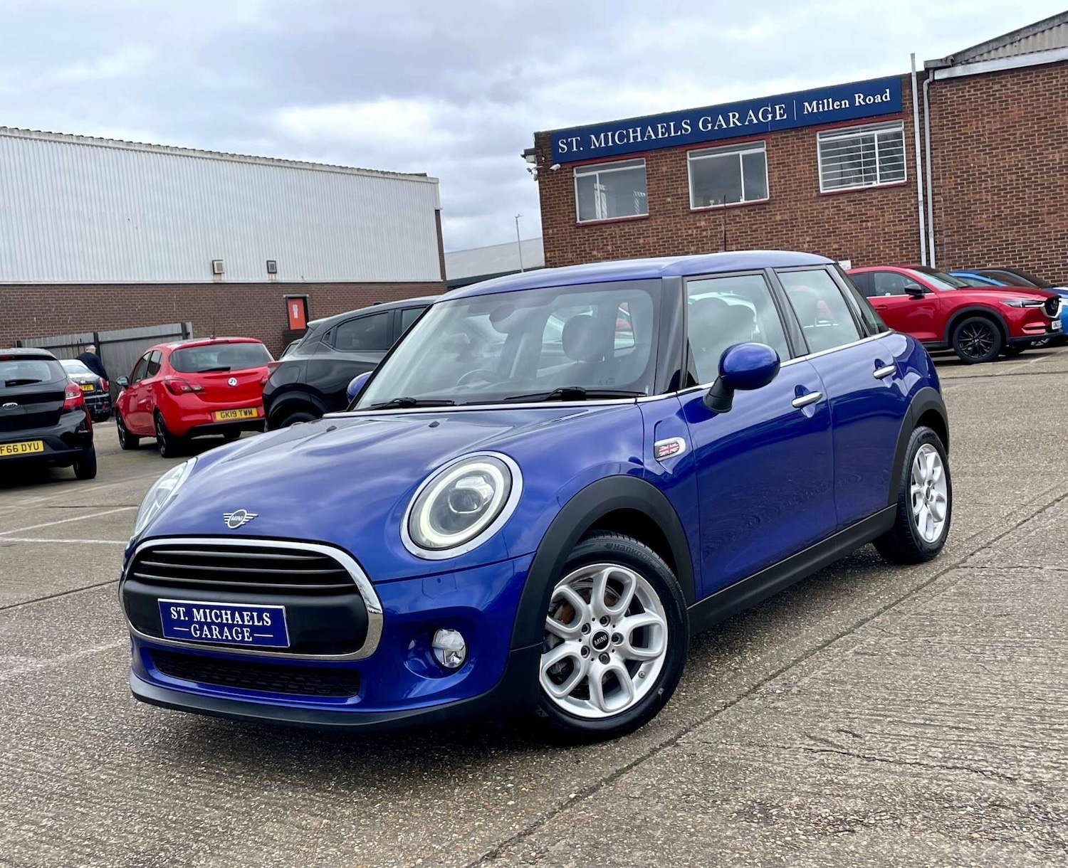 Used MINI Hatch 2018 for sale - 76922517: Photo 1