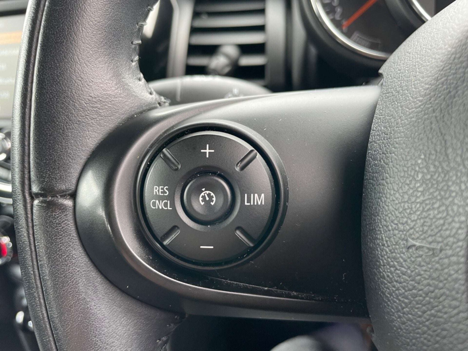 Used MINI Hatch 2018 for sale - 76922517: Photo 40