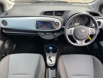 Used Toyota Yaris 2013 for sale - 76159746: Photo 2