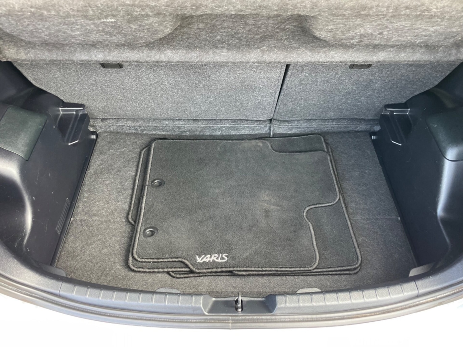 Used Toyota Yaris 2013 for sale - 76159746: Photo 47