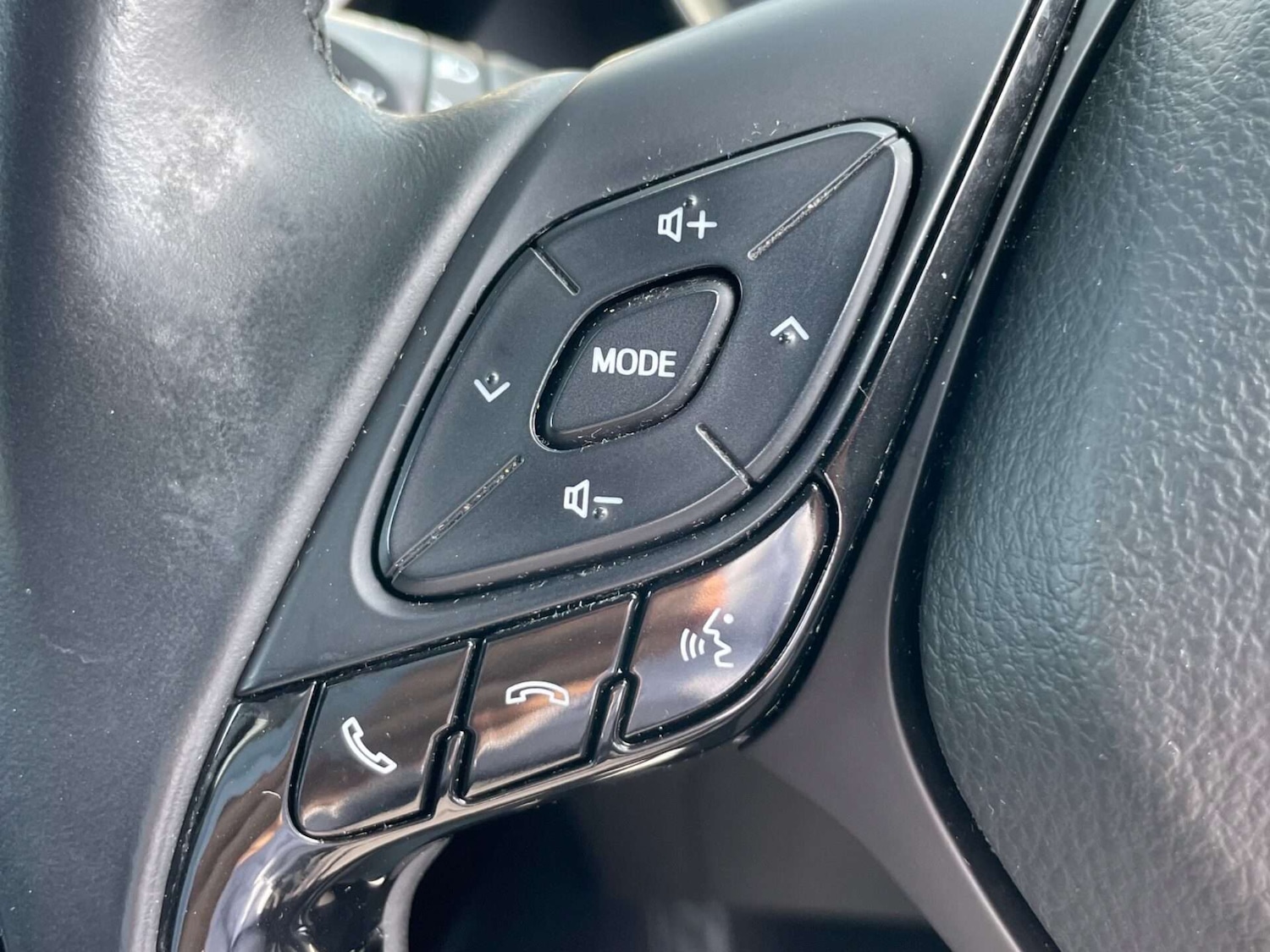 Used Toyota C-HR 2018 for sale - 76957787: Photo 48