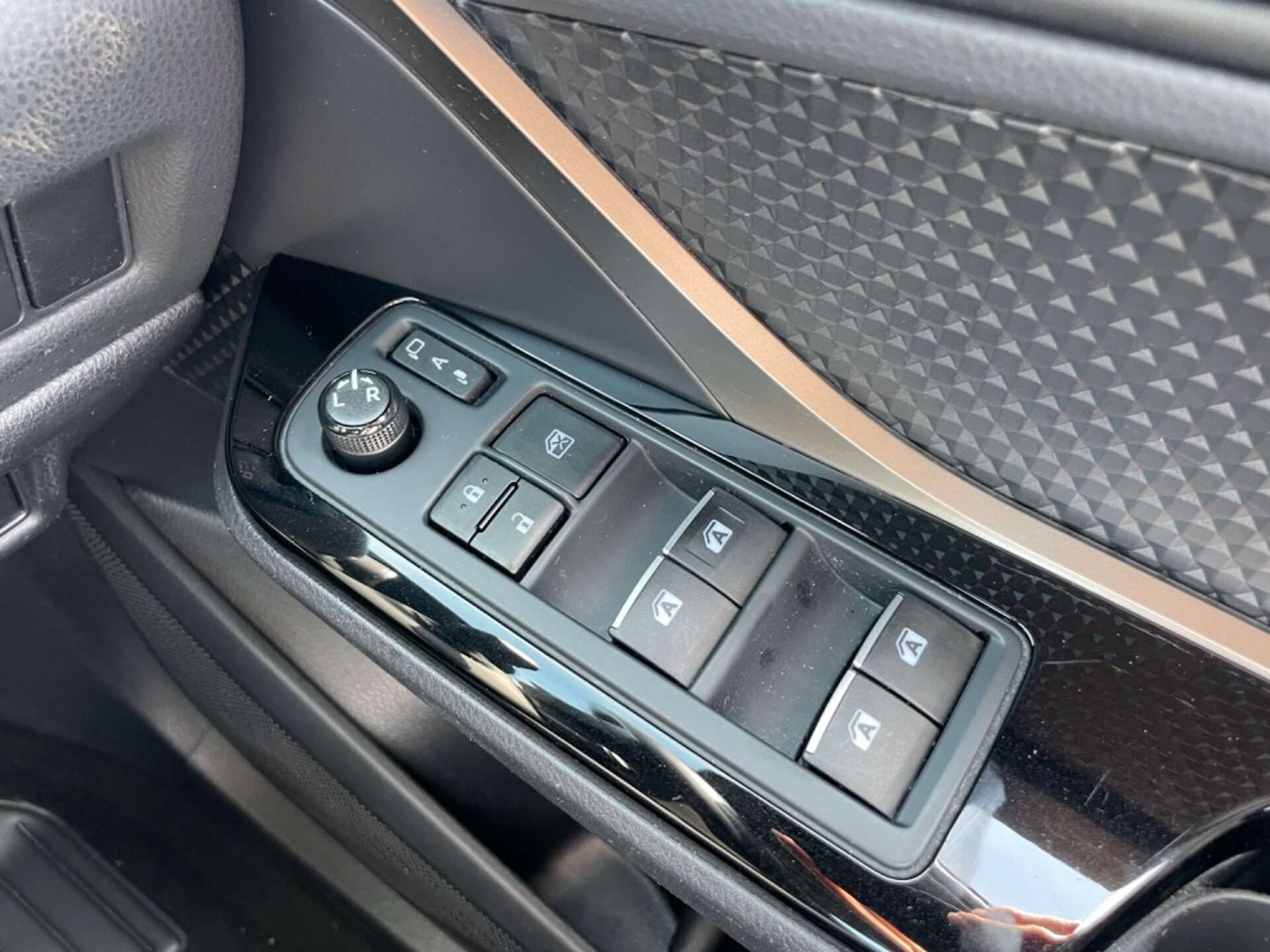 Used Toyota C-HR 2018 for sale - 76957787: Photo 55