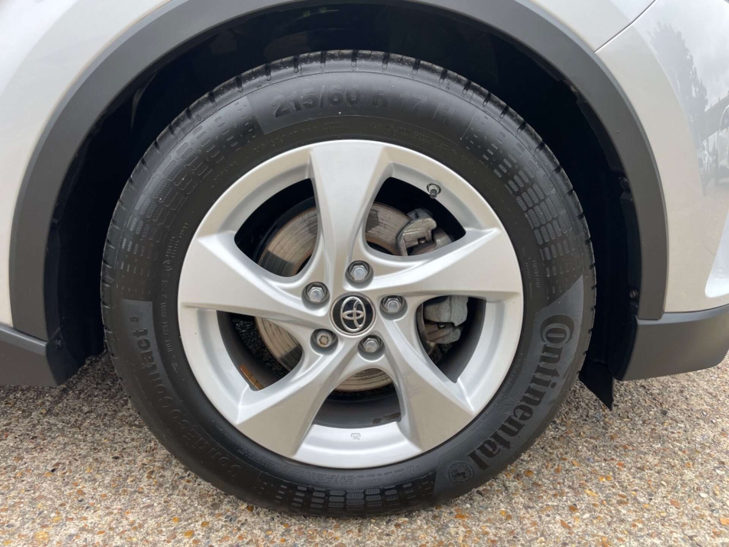 Used Toyota C-HR 2017 for sale - 76957840: Photo 14