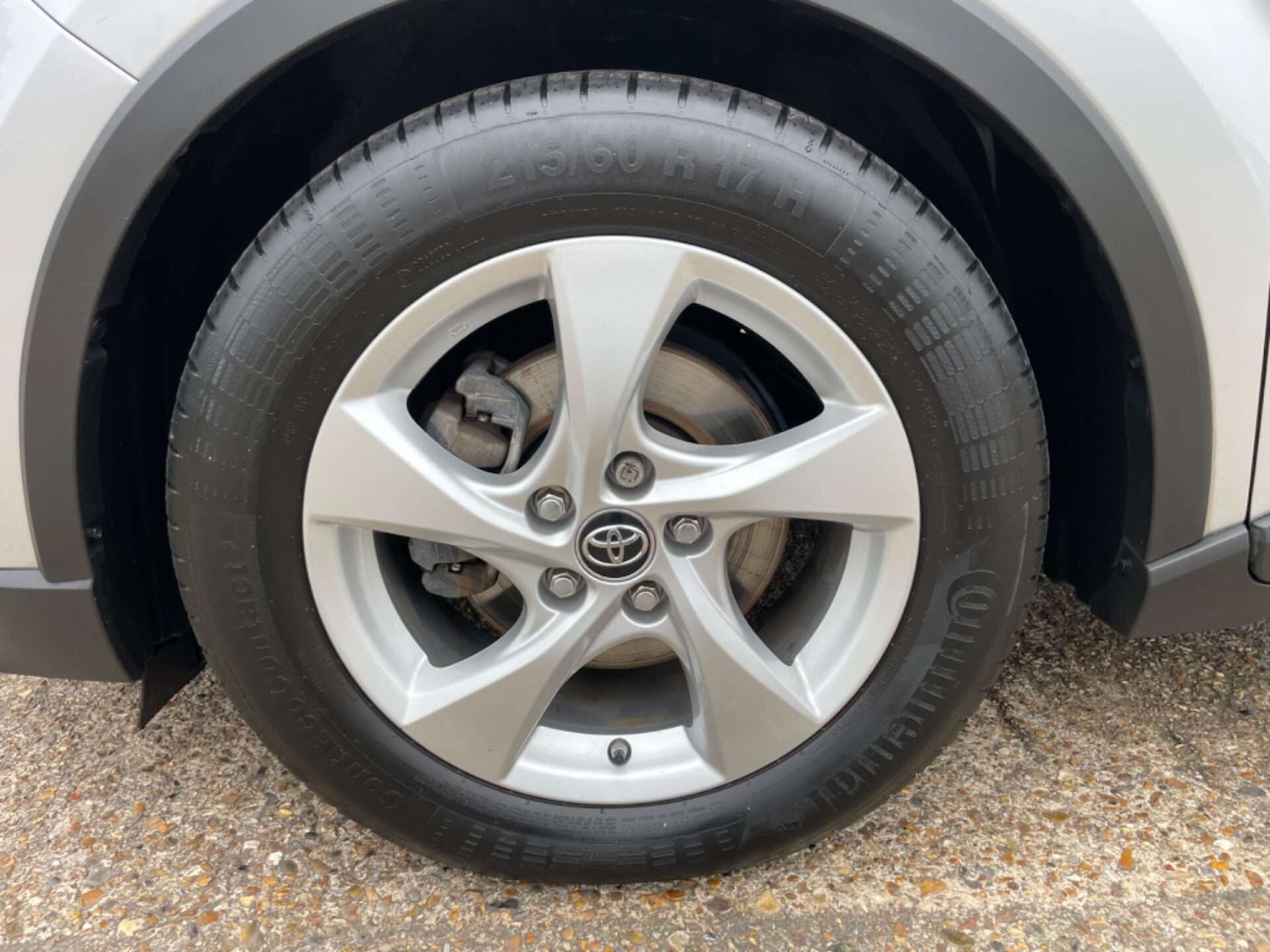 Used Toyota C-HR 2017 for sale - 76957840: Photo 15