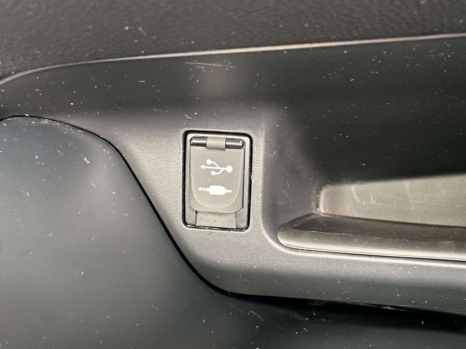 Used Toyota C-HR 2017 for sale - 76957840: Photo 41