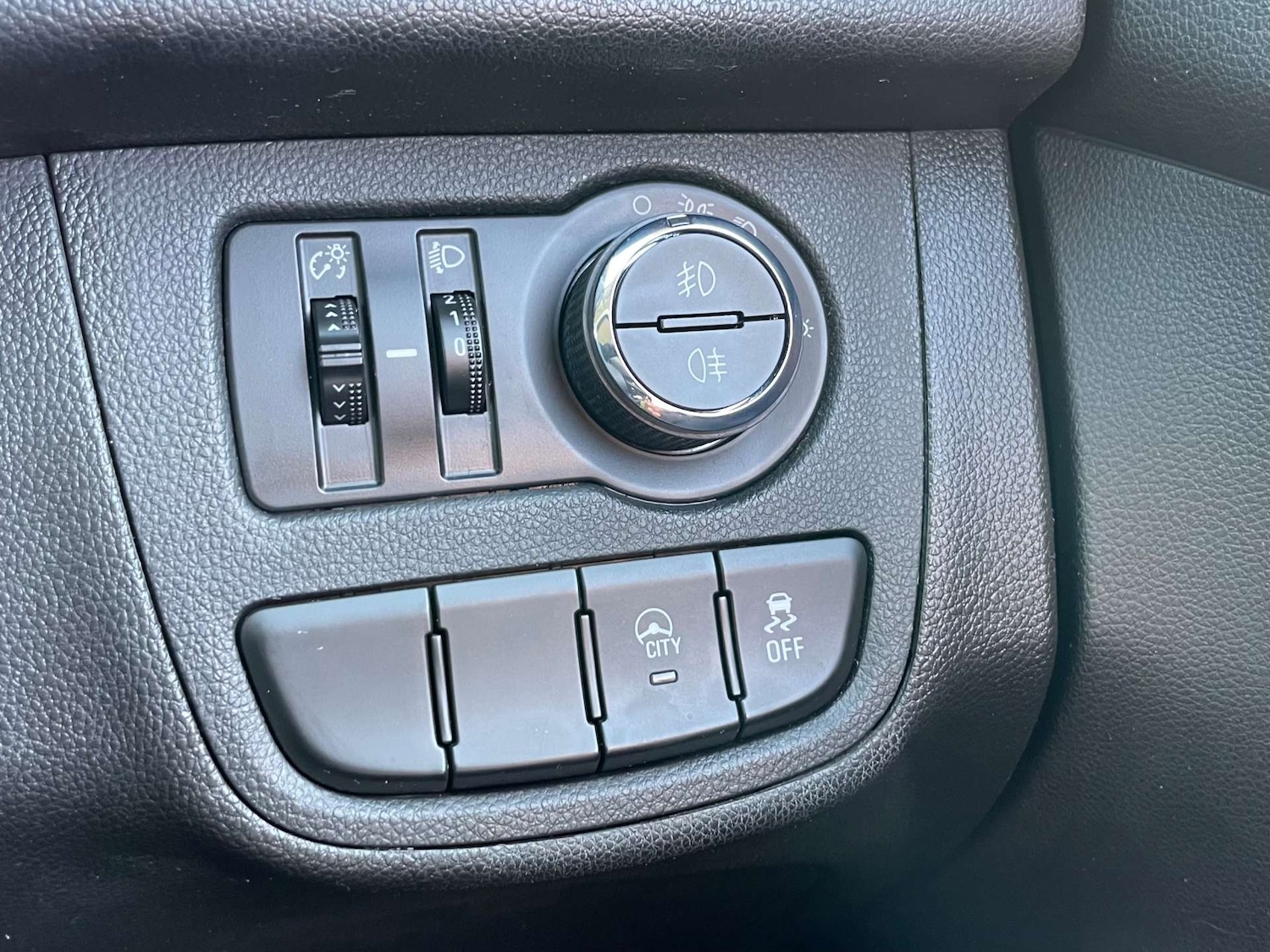 Used Vauxhall Viva 2016 for sale - 77712958: Photo 37