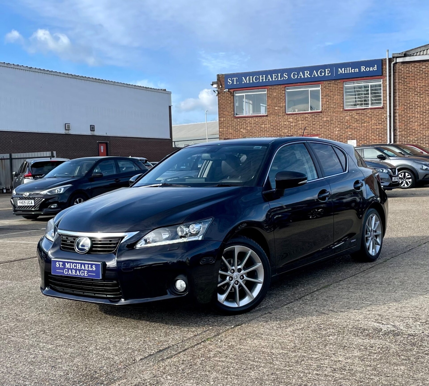 Used Lexus CT 2012 for sale - 76368777: Photo 1