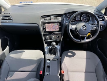 Used Volkswagen Golf 2018 for sale - 78418800: Photo