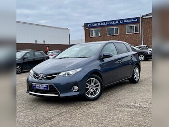 Toyota - Auris