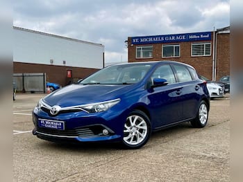 Used Toyota Auris 2018 for sale - 79600623: Photo