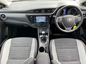 Used Toyota Auris 2018 for sale - 79600623: Photo