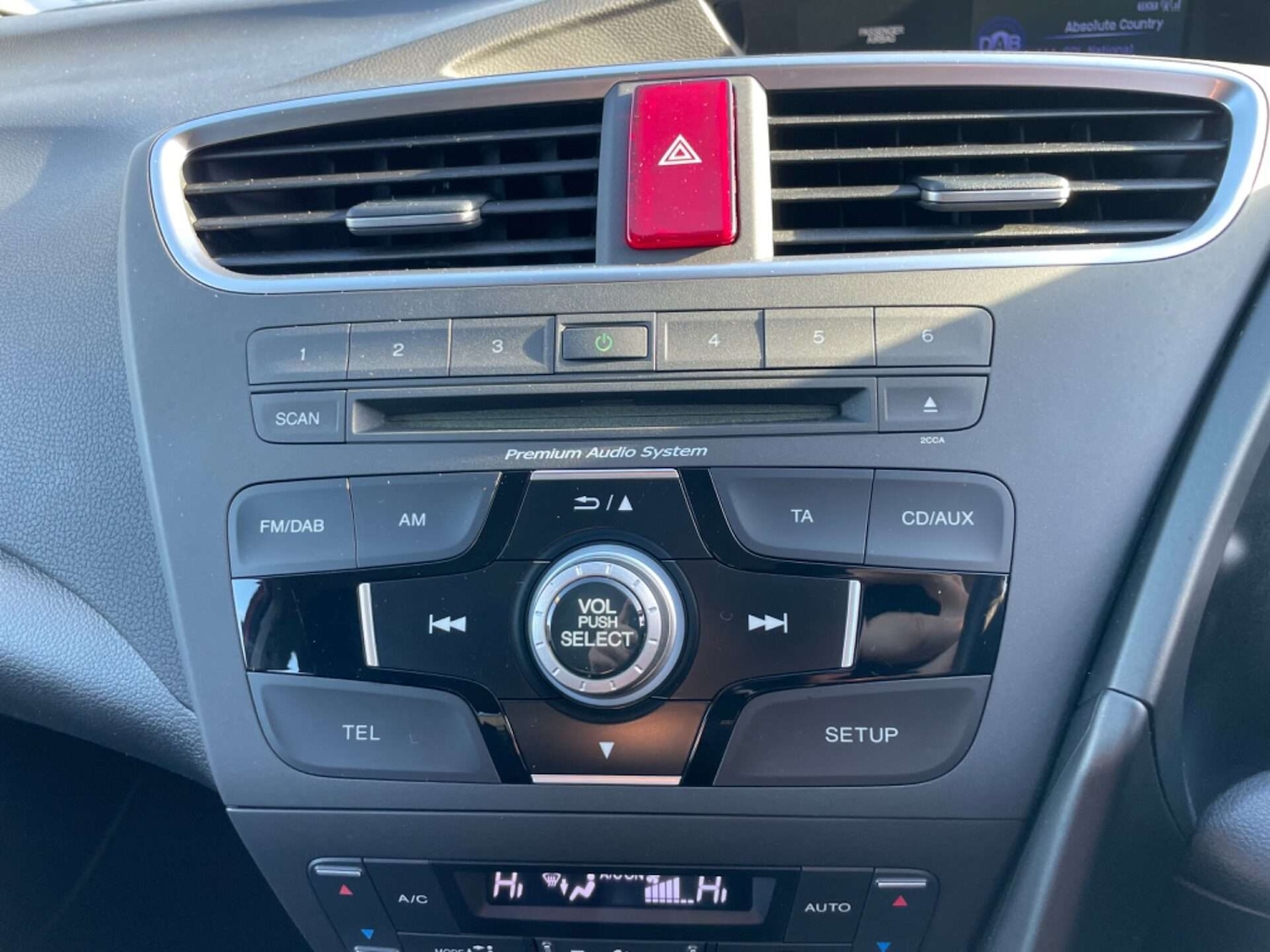 Used Honda Civic 2014 for sale - 76957798: Photo 38