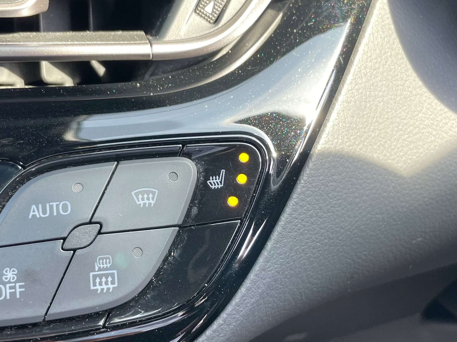 Used Toyota C-HR 2018 for sale - 76922523: Photo 41