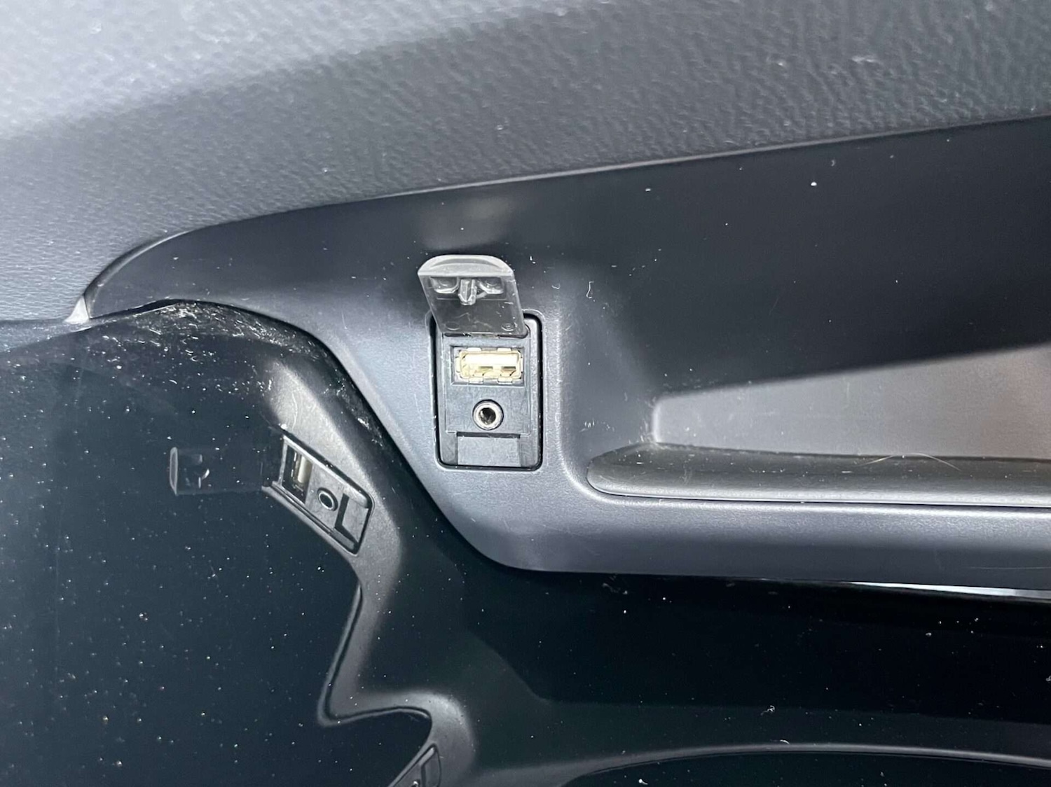 Used Toyota C-HR 2018 for sale - 76922523: Photo 42