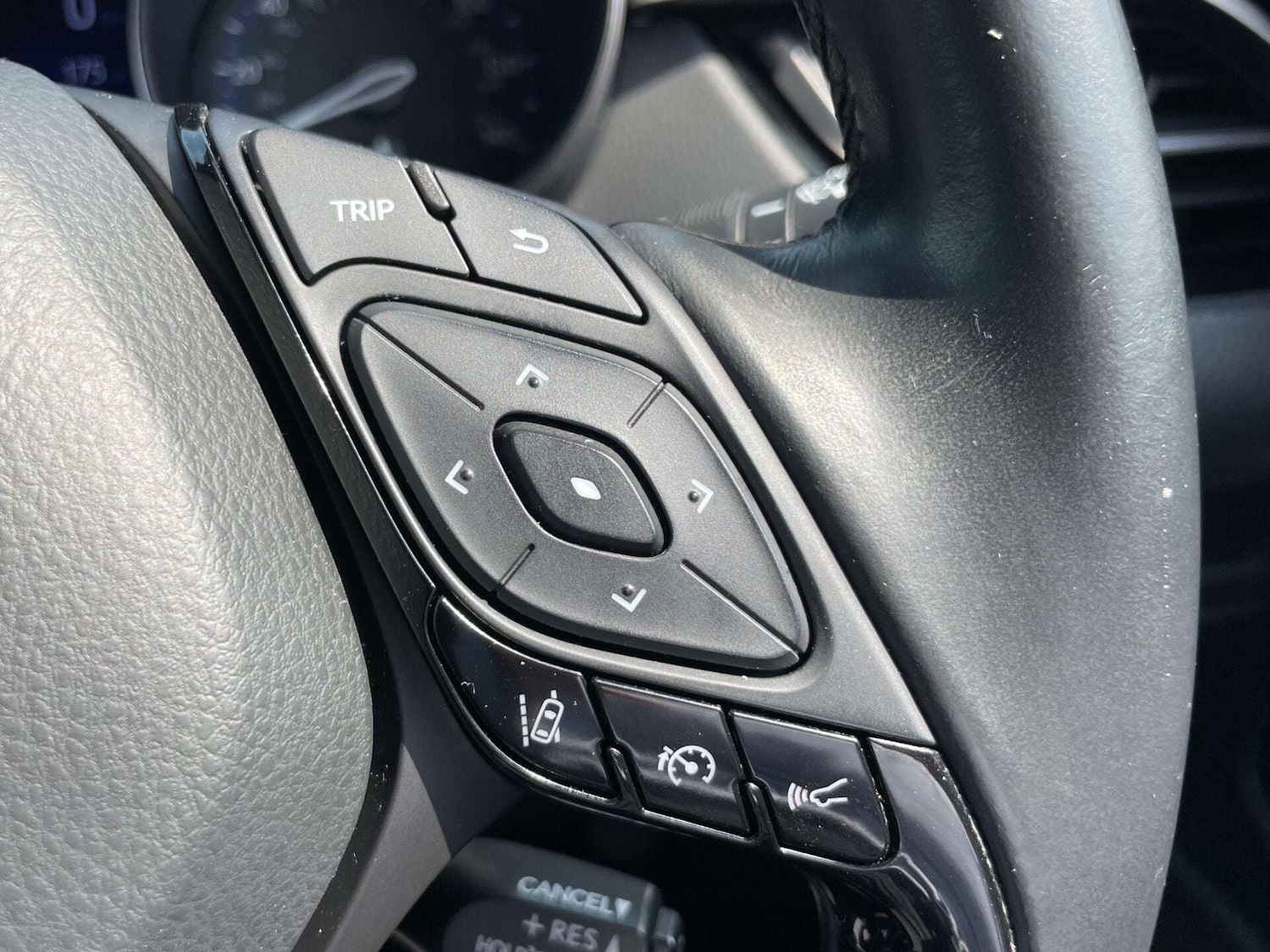 Used Toyota C-HR 2018 for sale - 76922523: Photo 47