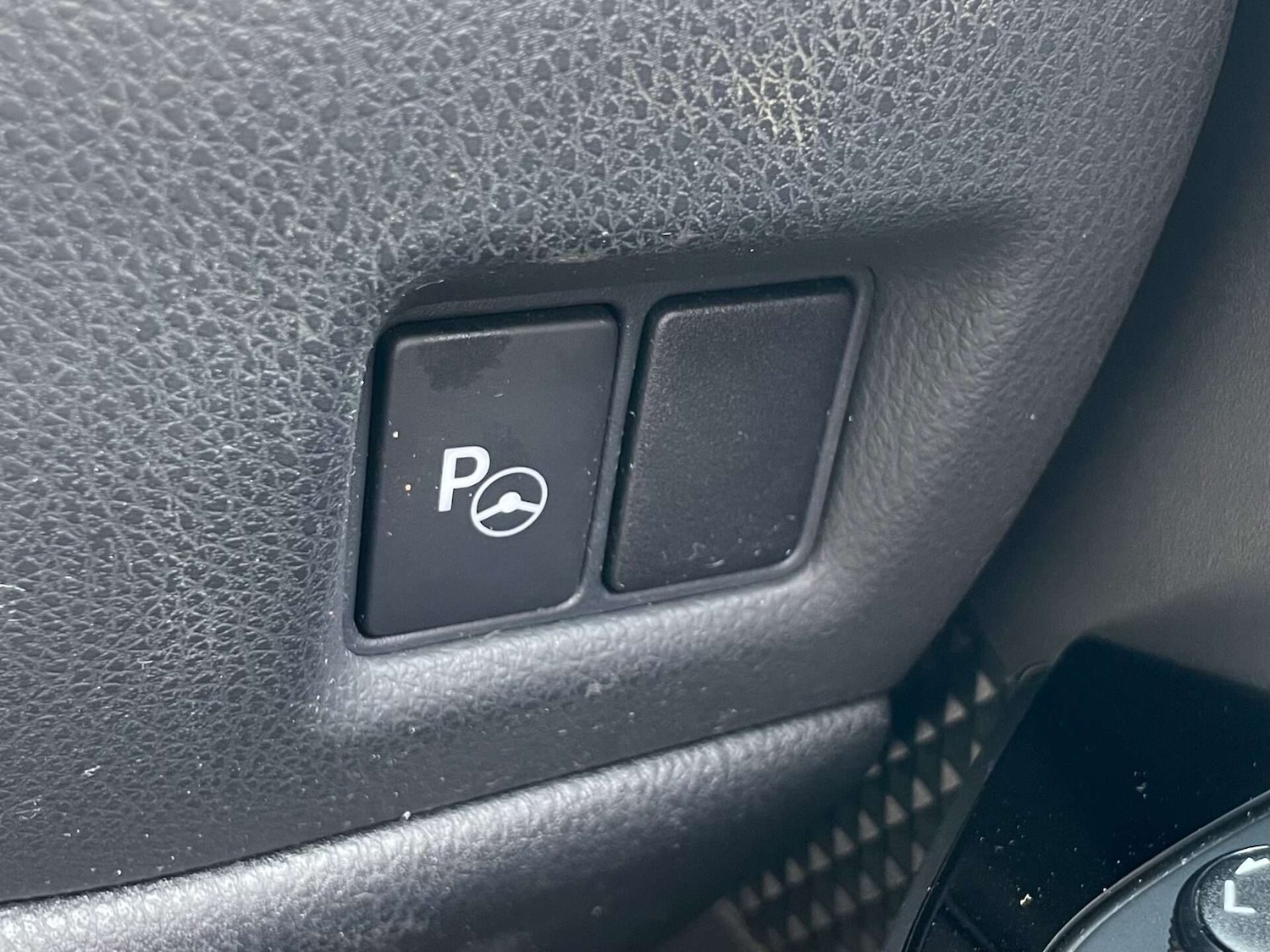 Used Toyota C-HR 2018 for sale - 76922523: Photo 52