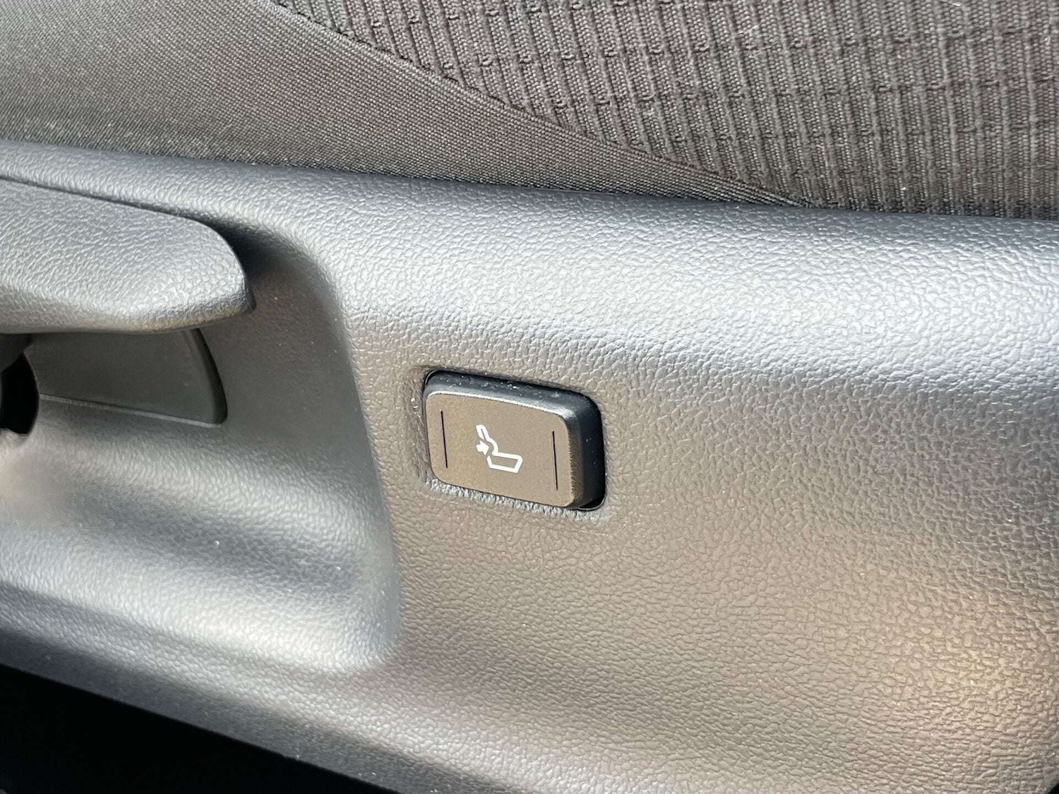 Used Toyota C-HR 2018 for sale - 76922523: Photo 58