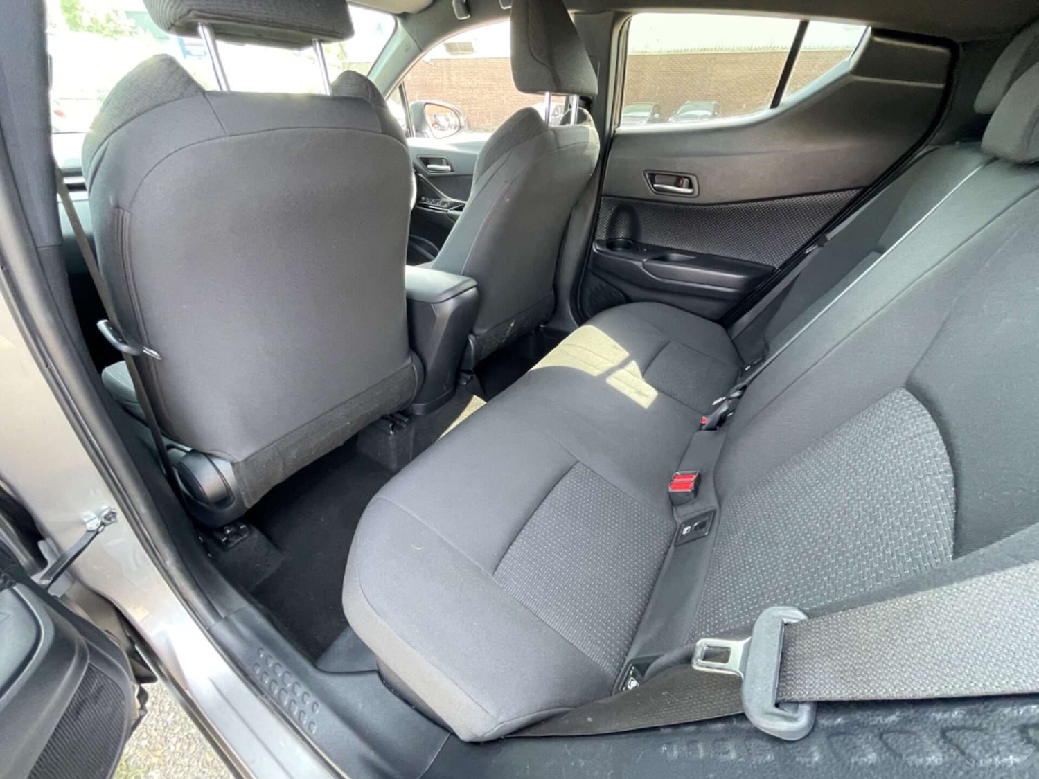 Used Toyota C-HR 2018 for sale - 76922523: Photo 61