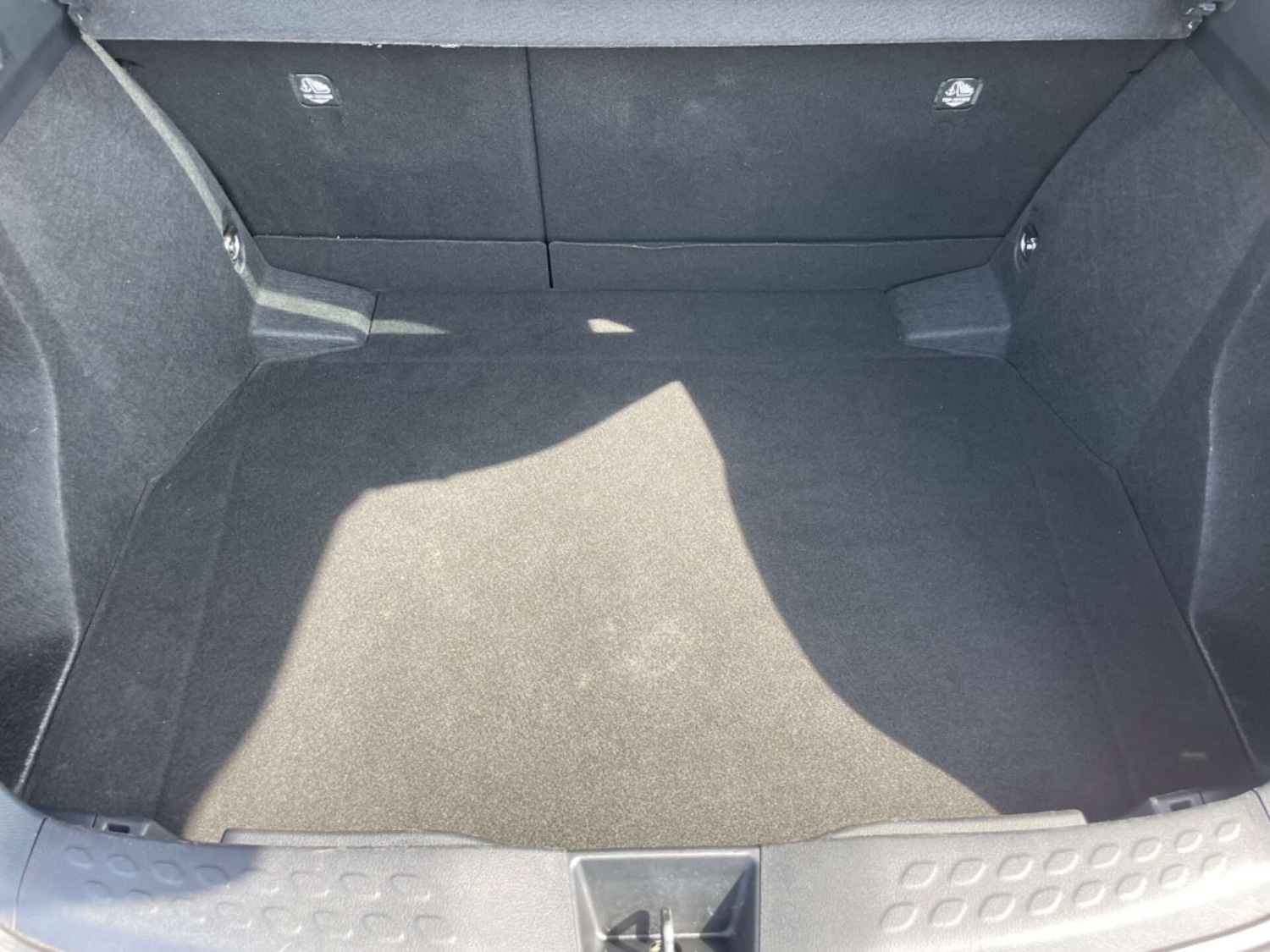 Used Toyota C-HR 2018 for sale - 76922523: Photo 64