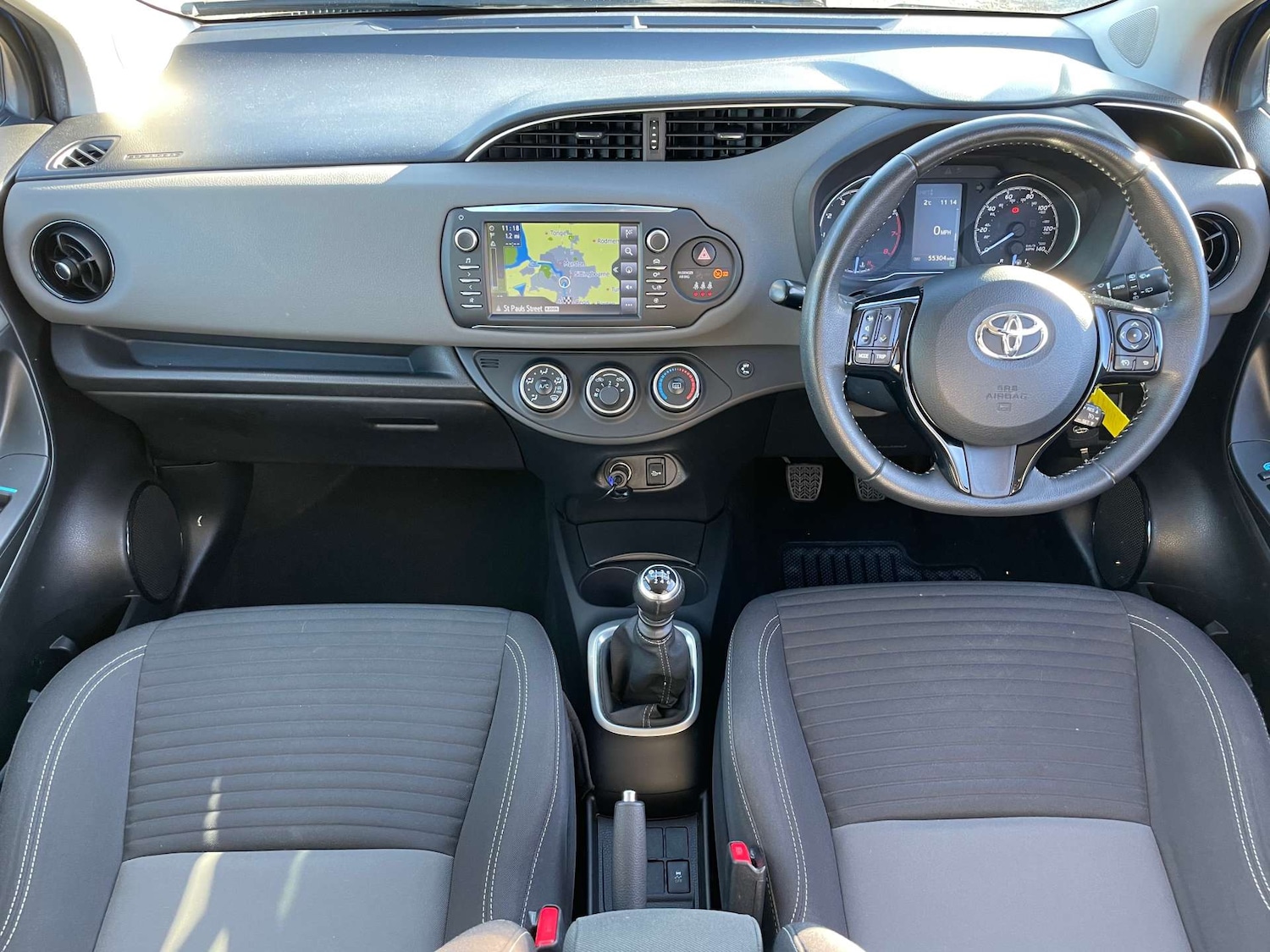 Used Toyota Yaris 2017 for sale - 77115853: Photo 2