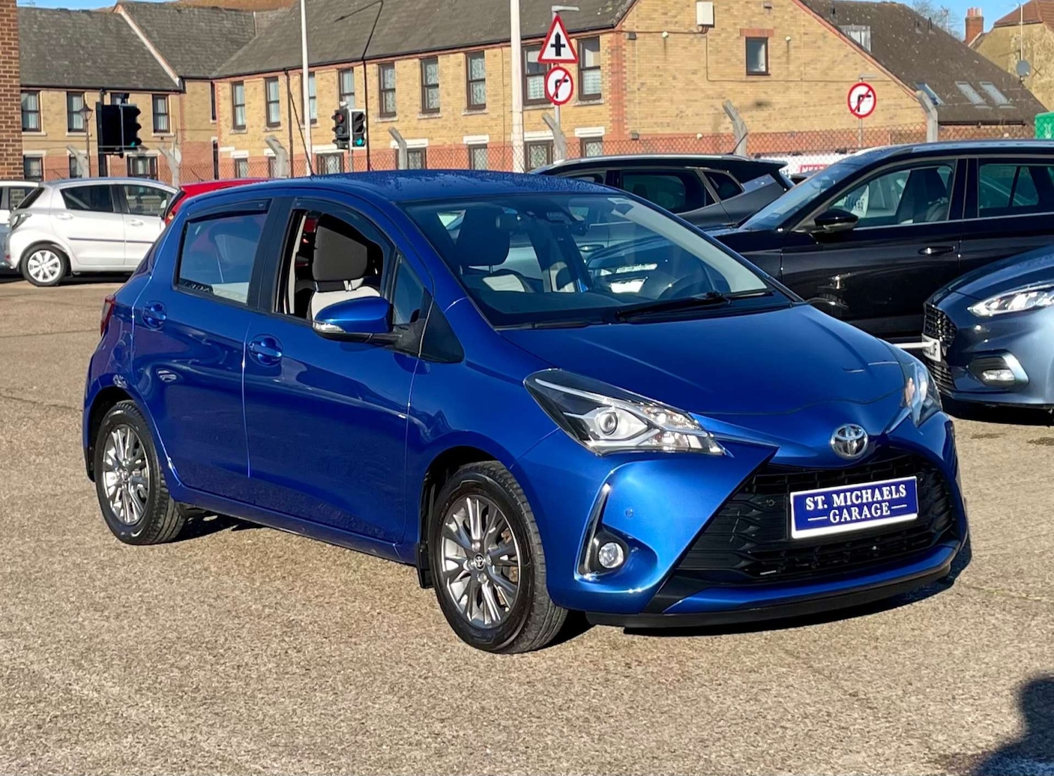 Used Toyota Yaris 2017 for sale - 77115853: Photo 4