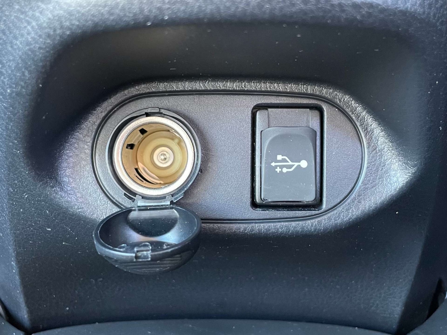 Used Toyota Yaris 2017 for sale - 77115853: Photo 40