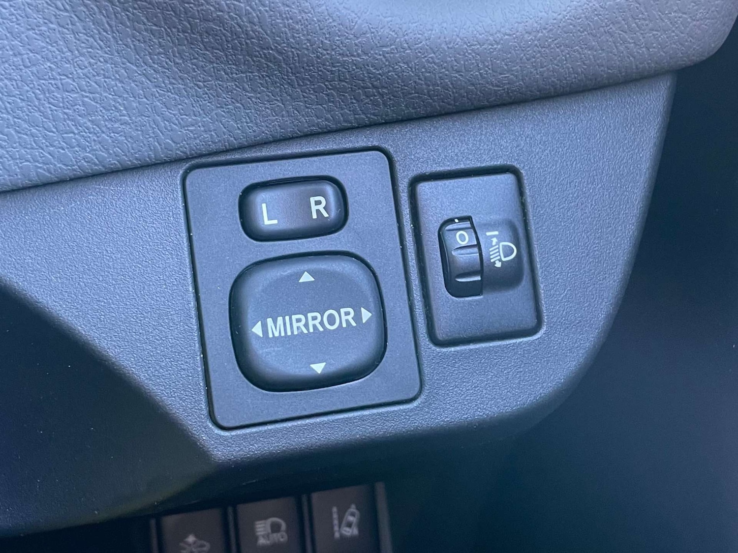 Used Toyota Yaris 2017 for sale - 77115853: Photo 49