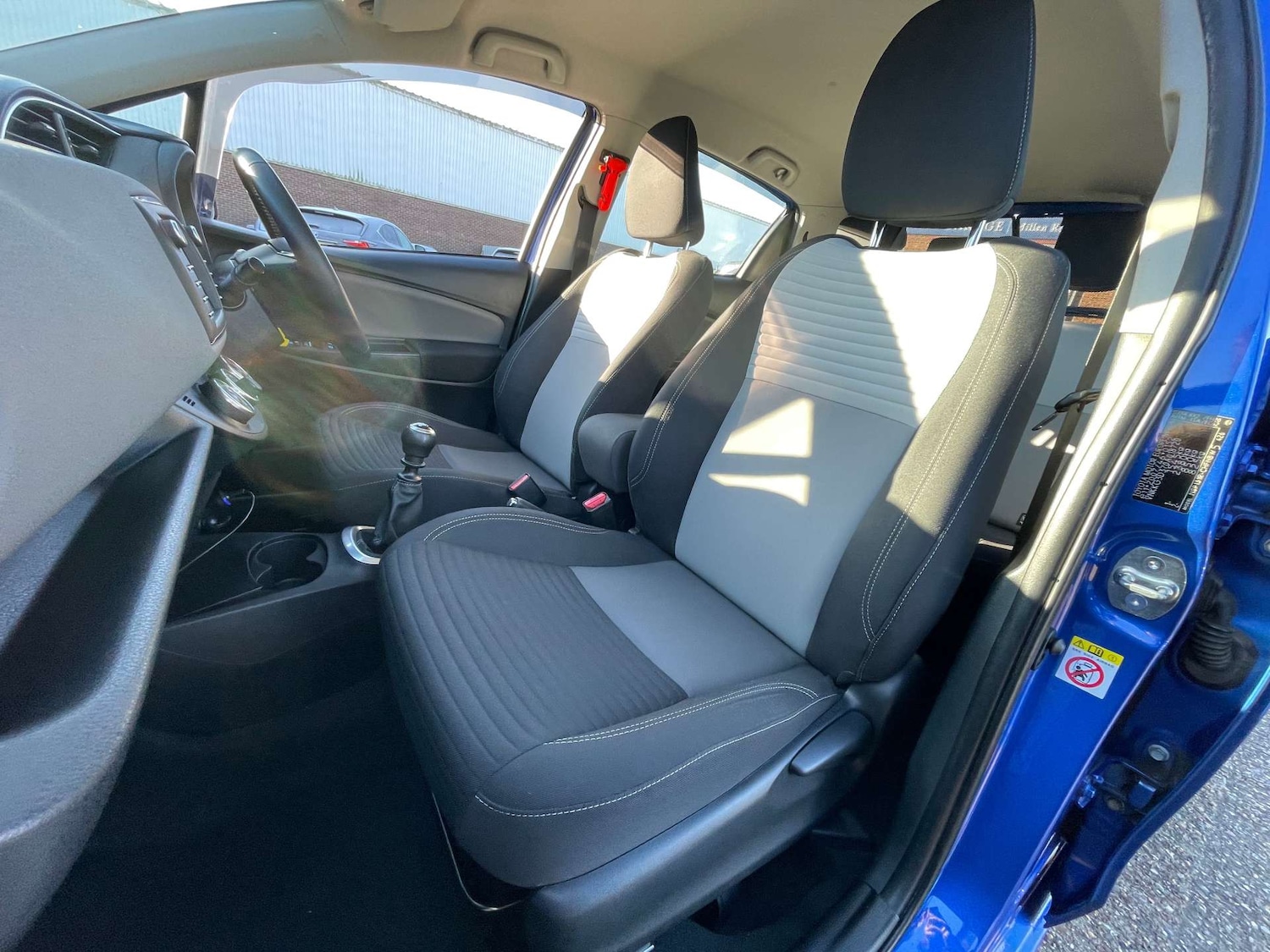 Used Toyota Yaris 2017 for sale - 77115853: Photo 53