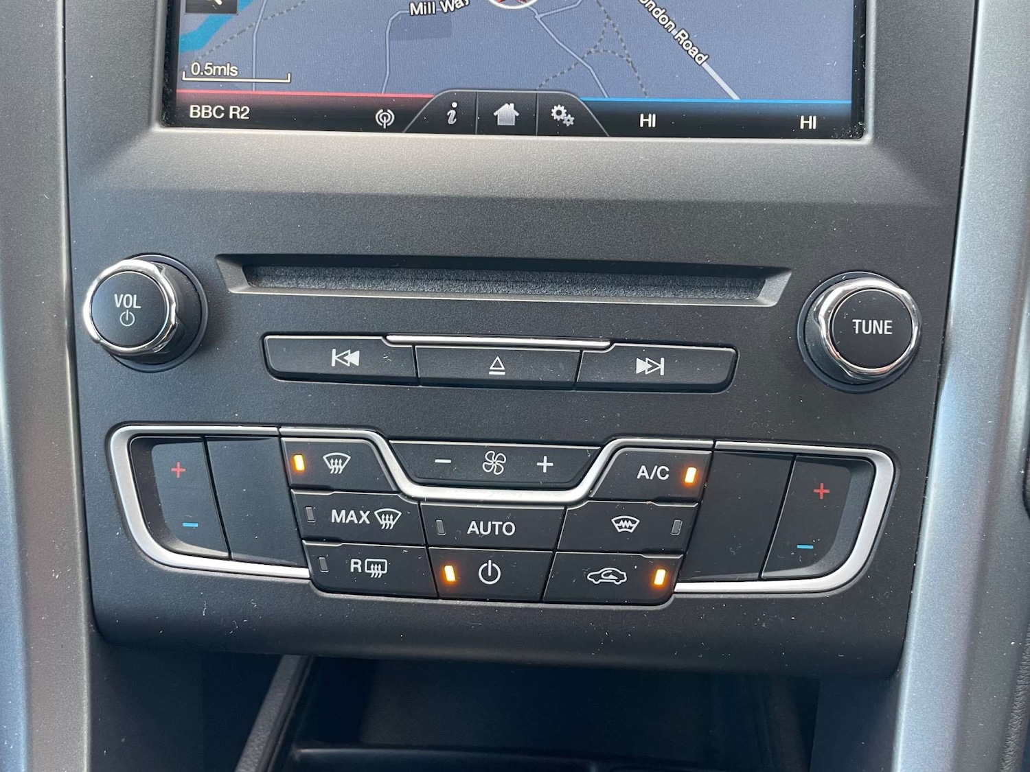 Used Ford Mondeo 2016 for sale - 77224803: Photo 39