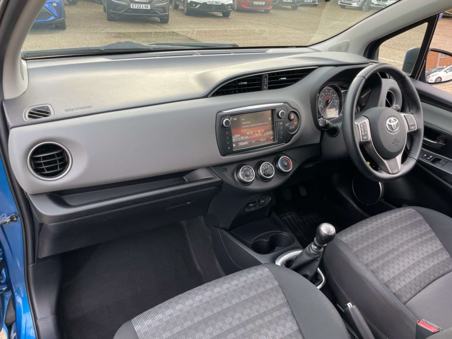 Used Toyota Yaris 2016 for sale - 76922533: Photo 25