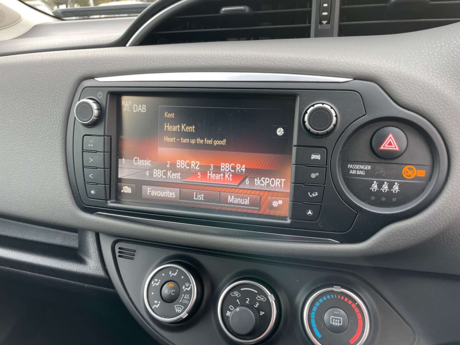 Used Toyota Yaris 2016 for sale - 76922533: Photo 26