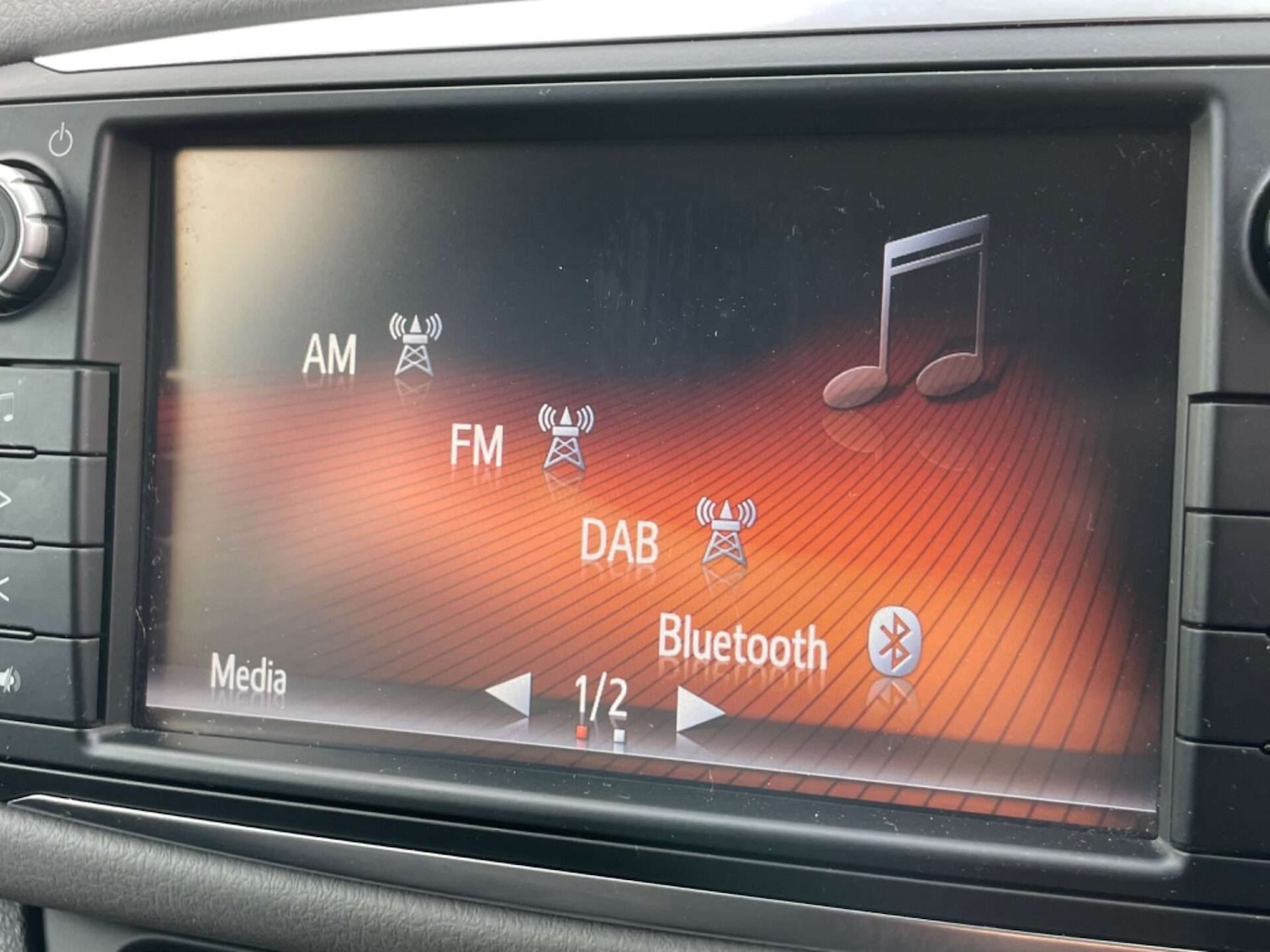 Used Toyota Yaris 2016 for sale - 76922533: Photo 28