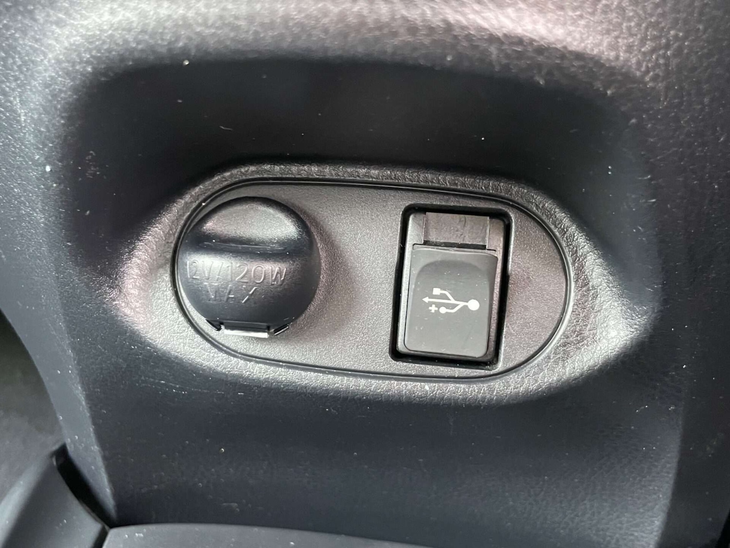 Used Toyota Yaris 2016 for sale - 76922533: Photo 36