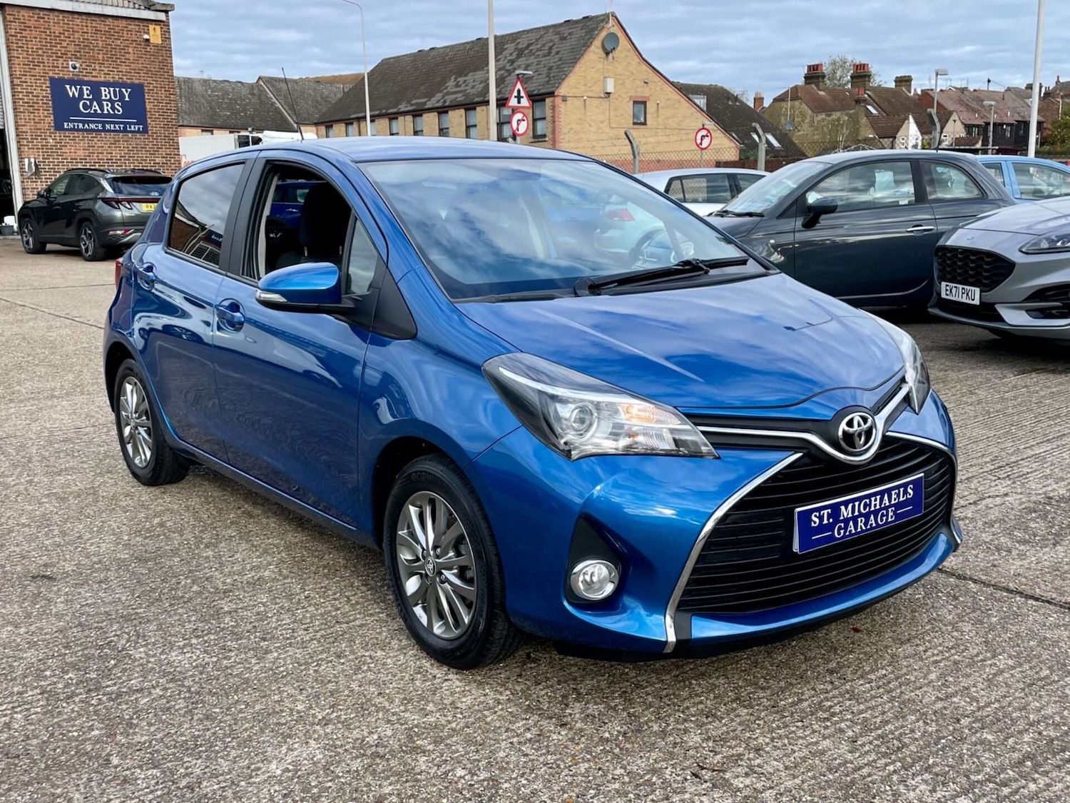 Used Toyota Yaris 2016 for sale - 76922533: Photo 4