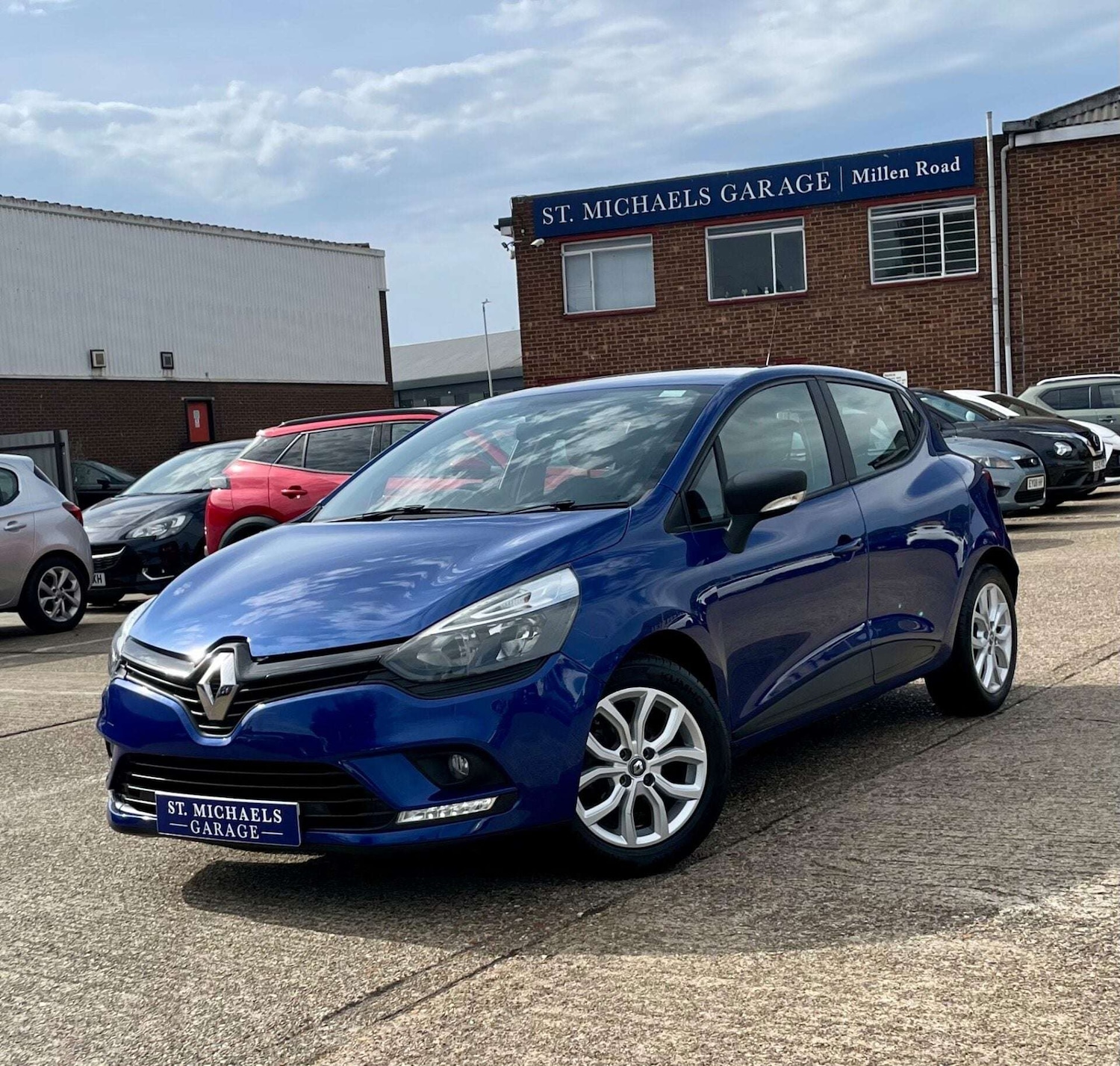 Used Renault Clio 2017 for sale - 76922529: Photo 1