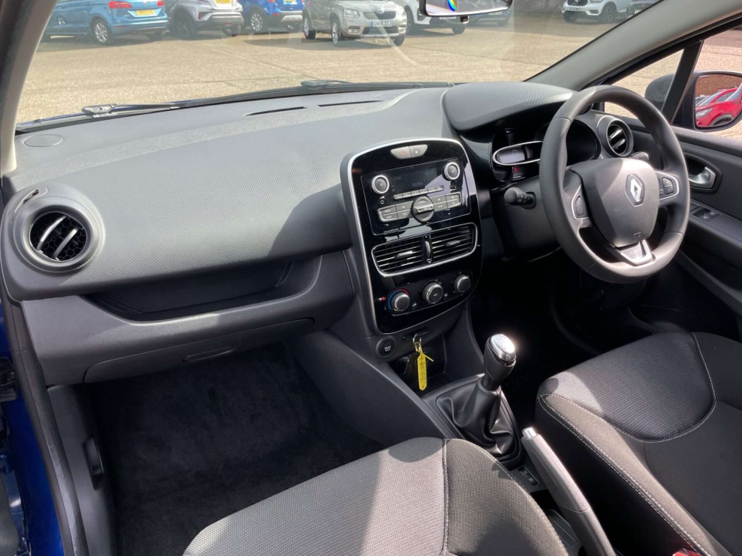Used Renault Clio 2017 for sale - 76922529: Photo 22
