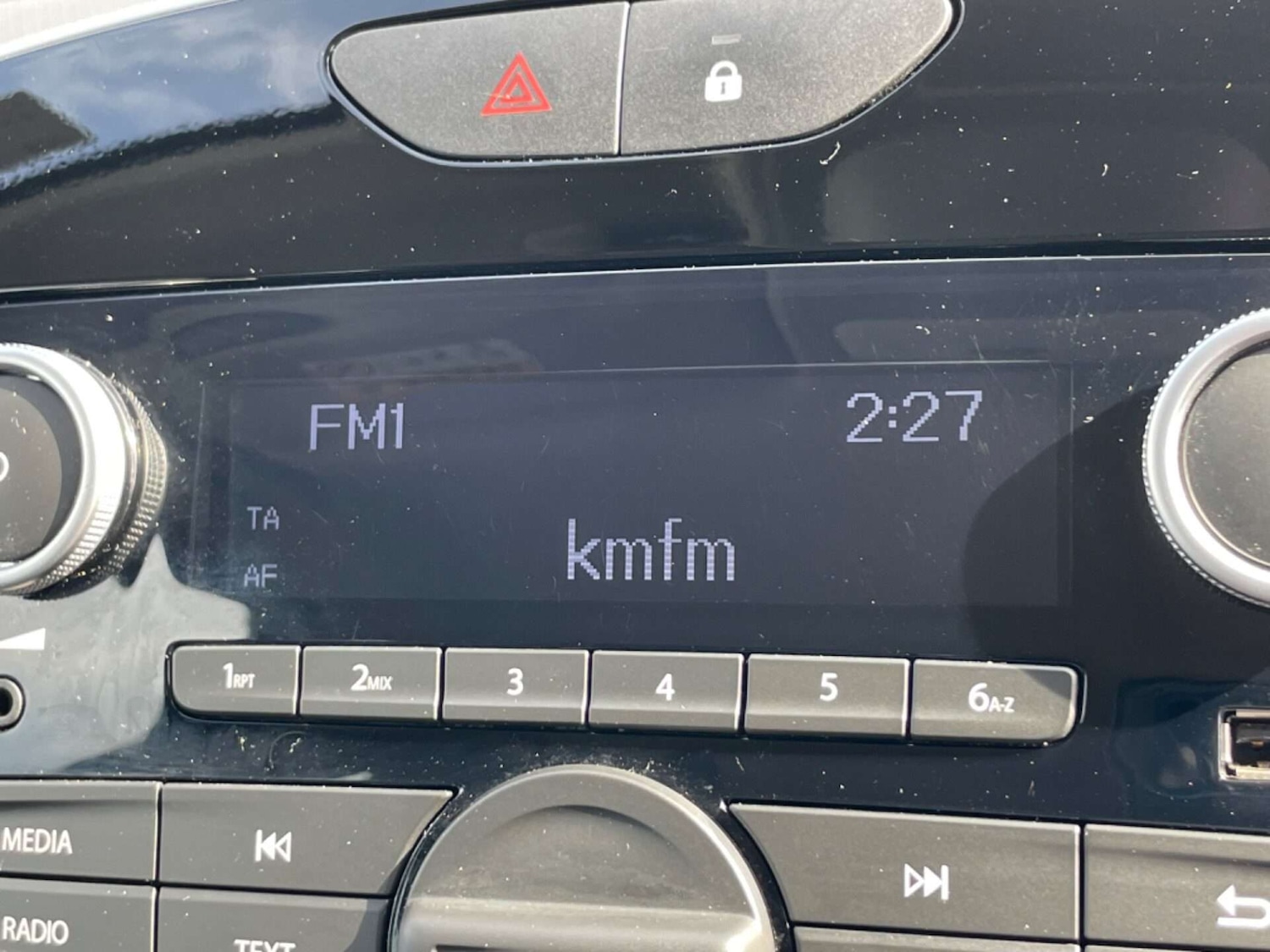 Used Renault Clio 2017 for sale - 76922529: Photo 24