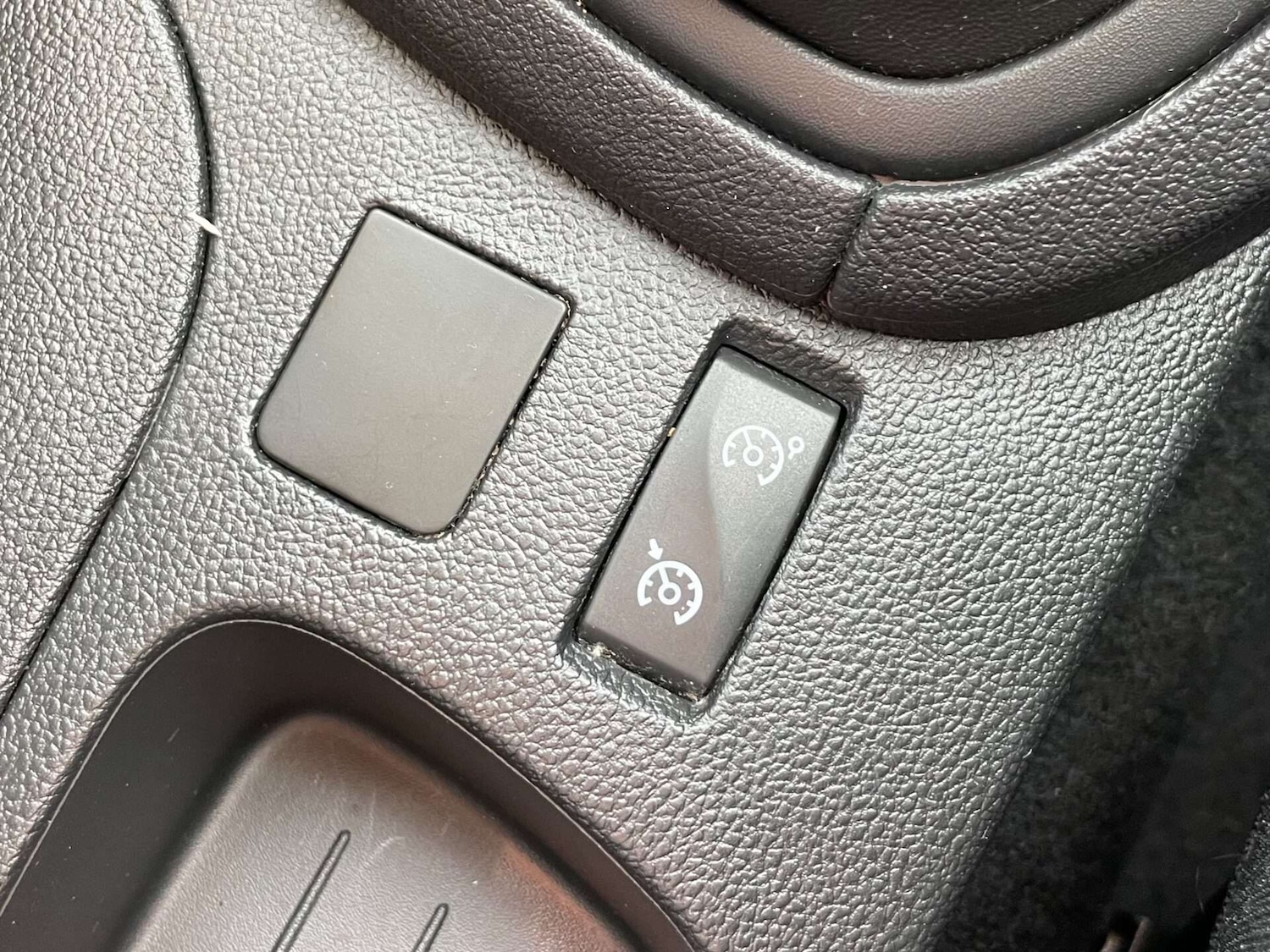 Used Renault Clio 2017 for sale - 76922529: Photo 34