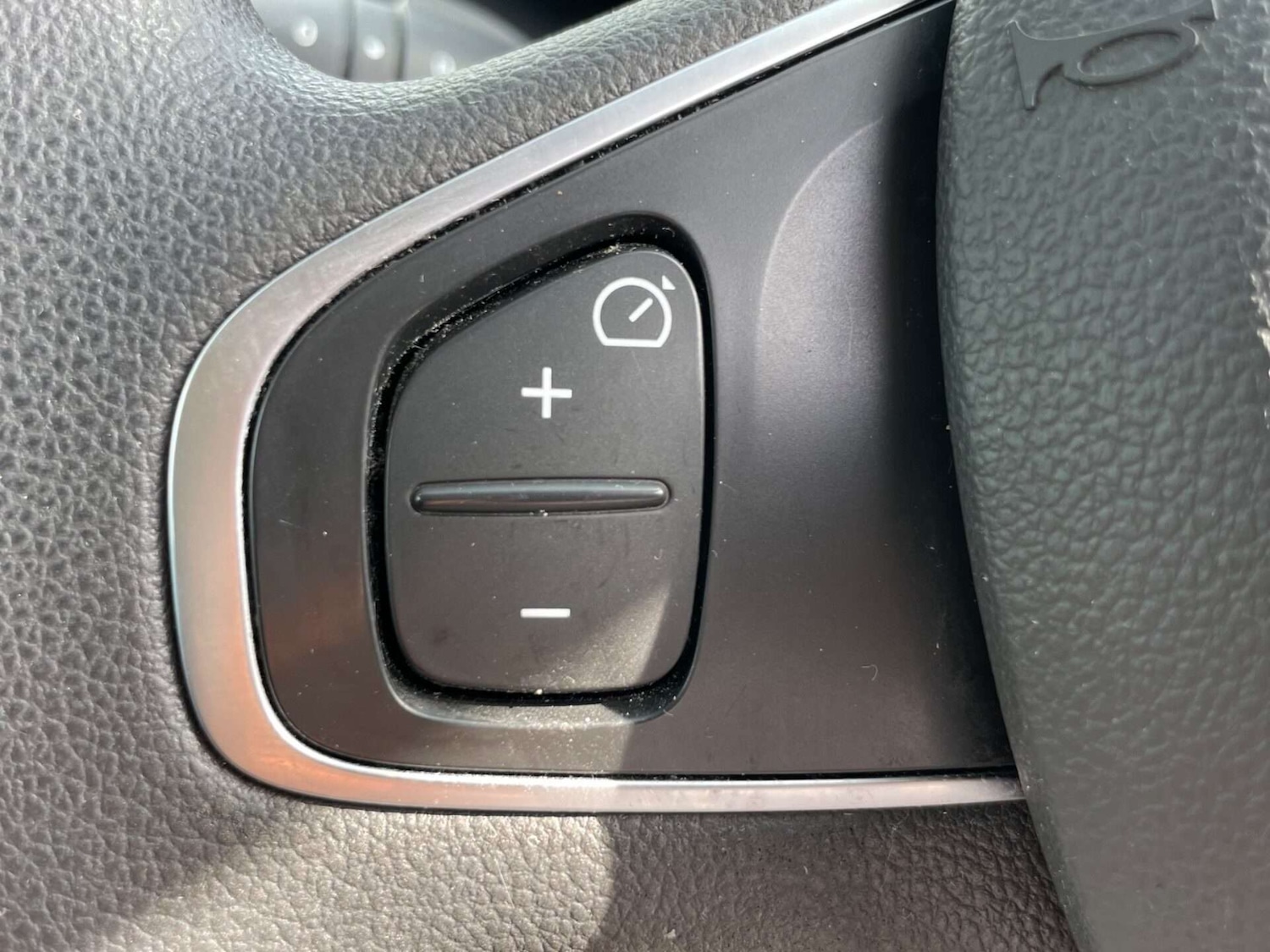 Used Renault Clio 2017 for sale - 76922529: Photo 35