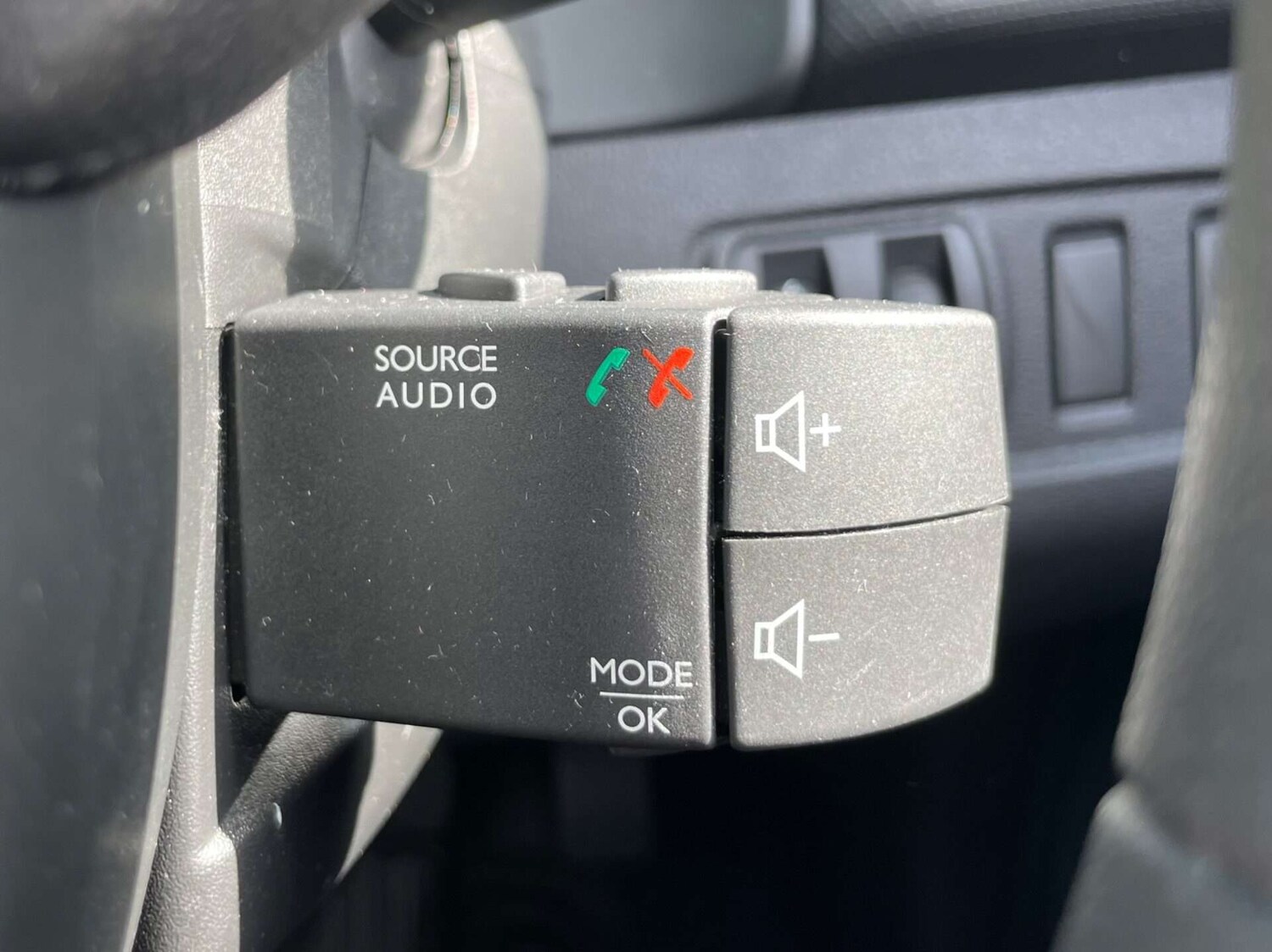 Used Renault Clio 2017 for sale - 76922529: Photo 39