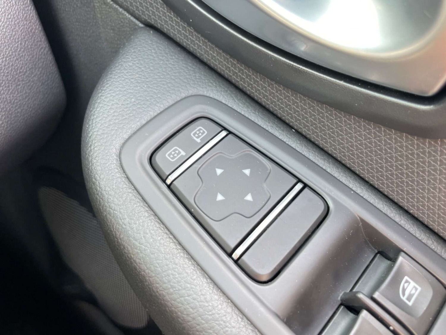 Used Renault Clio 2017 for sale - 76922529: Photo 41