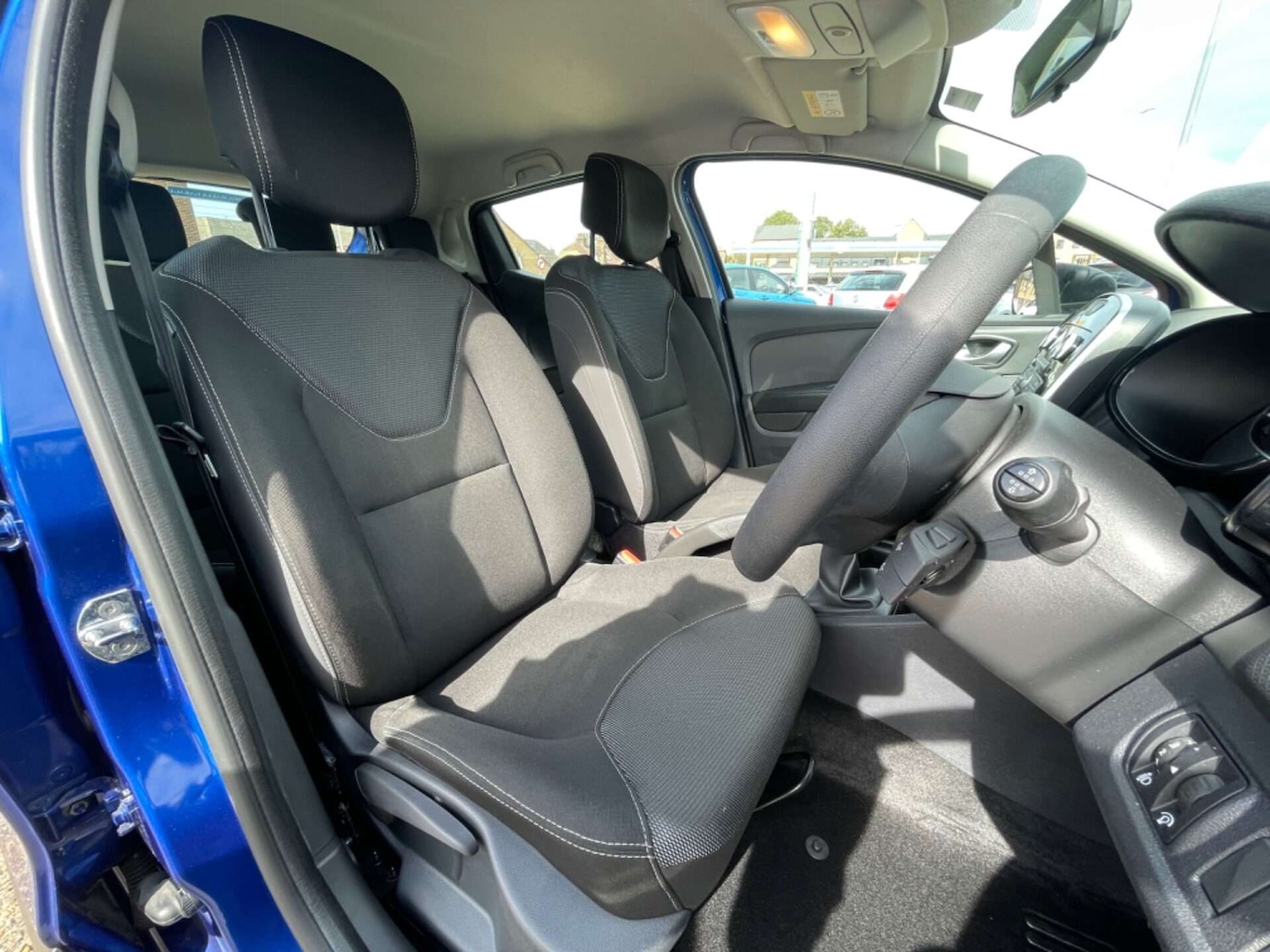 Used Renault Clio 2017 for sale - 76922529: Photo 44