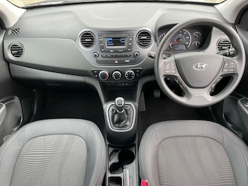 Used Hyundai i10 2017 for sale - 77603971: Photo